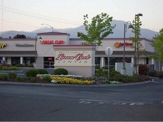 Plus de détails pour 930-980 N Phoenix Rd, Medford, OR - Bureau/Commerce de détail, Commerce de détail à louer