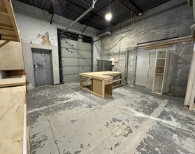 140 Mcgovern Dr, Cambridge, ON for lease Interior Photo- Image 2 of 4