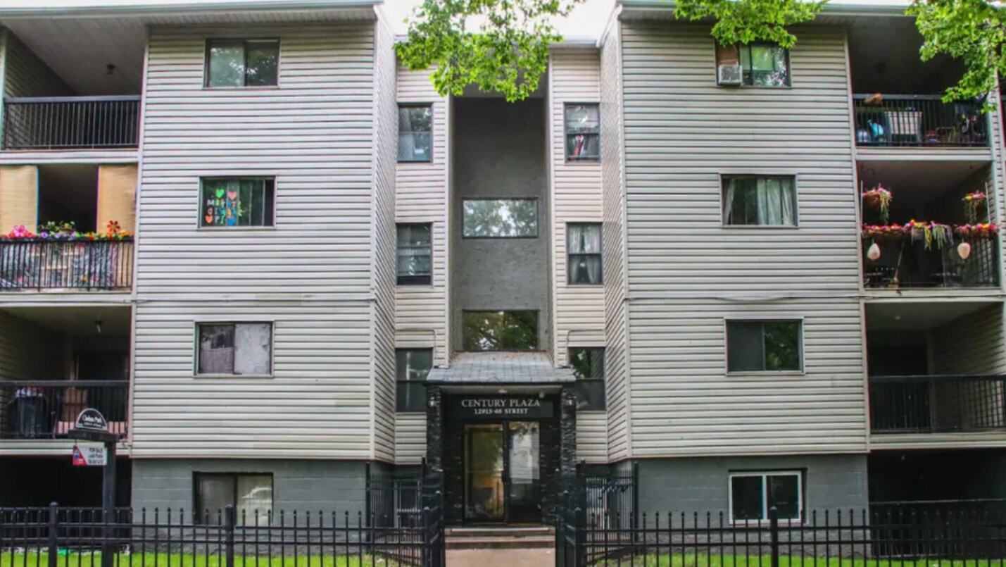 12915-12925 65 St NW, Edmonton, AB for sale Primary Photo- Image 1 of 1