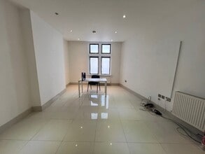 234-236 Whitechapel Rd, London for lease Interior Photo- Image 1 of 13