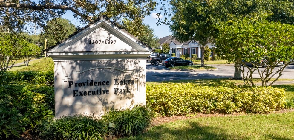 1383 Providence Rd, Brandon, FL for lease - Primary Photo - Image 1 of 3