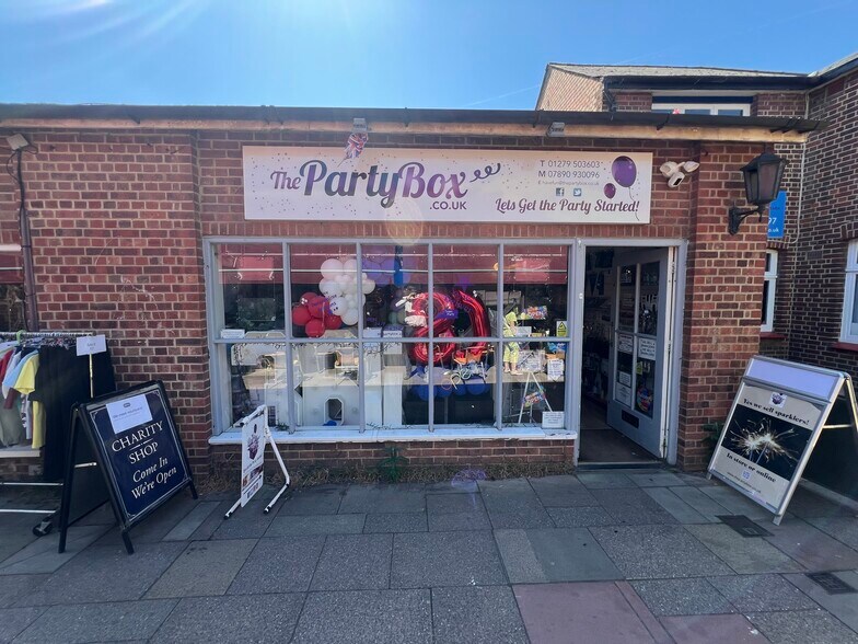 3 The Dells, Bishop's Stortford à louer - Photo du bâtiment - Image 1 de 4