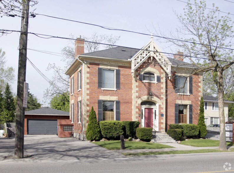 62 Queen St S, Mississauga, ON à vendre - Photo principale - Image 1 de 1