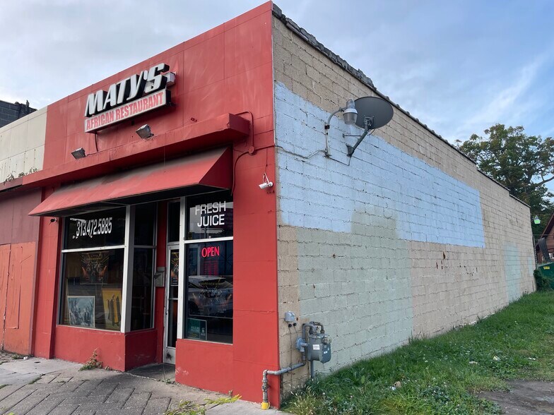 21611 Grand River Ave, Detroit, MI à vendre - Photo du bâtiment - Image 2 de 10