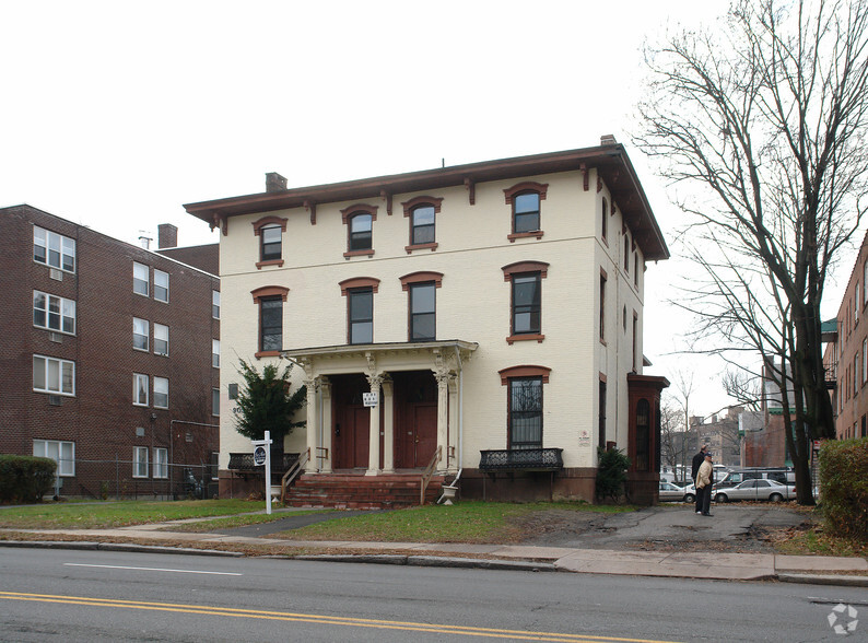 903-905 Asylum Ave, Hartford, CT à vendre - Photo principale - Image 1 de 1