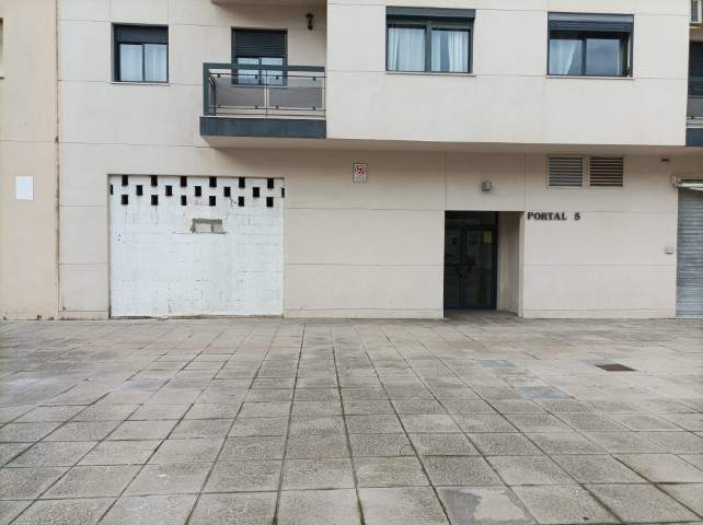 Retail in Algeciras for sale Building Photo- Image 1 of 3