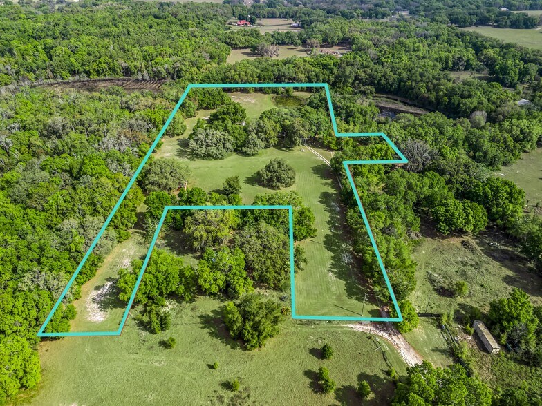 747 County Road 466A, Fruitland Park, FL à vendre - Photo du bâtiment - Image 3 de 22