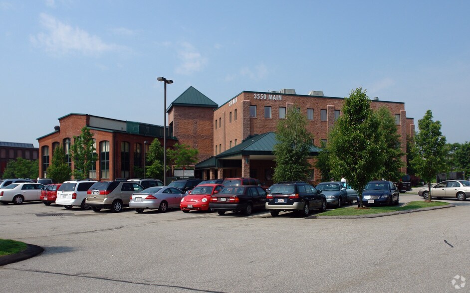 3550 Main St, Springfield, MA à louer - Photo du bâtiment - Image 2 de 16