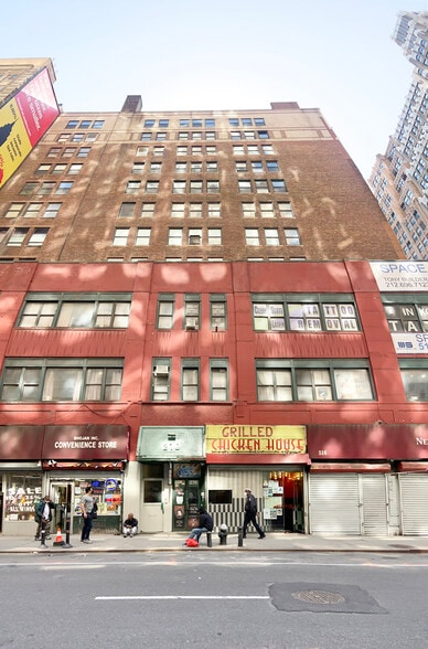 516 8th Ave, New York, NY for lease - Building Photo - Image 2 of 6
