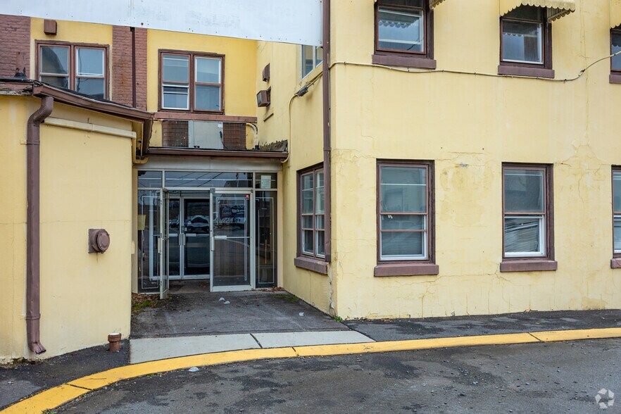 3 Cass St, Keyport, NJ à louer - Photo du bâtiment - Image 3 de 26