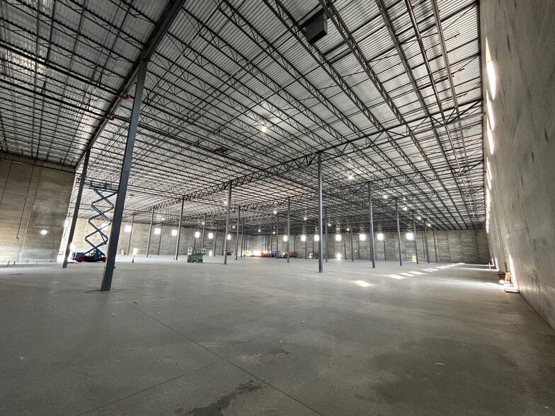 200 Murray Hill Pky, East Rutherford, NJ for lease - Interior Photo - Image 2 of 10