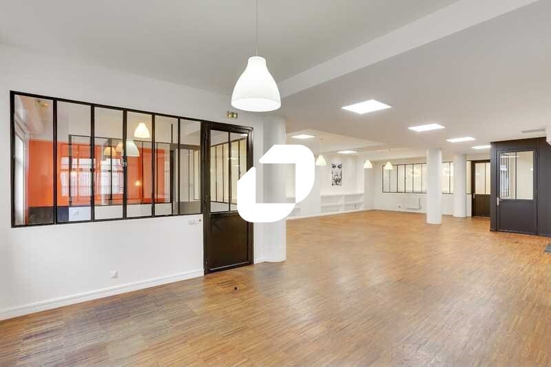 Office in Montrouge for sale Interior Photo- Image 1 of 15