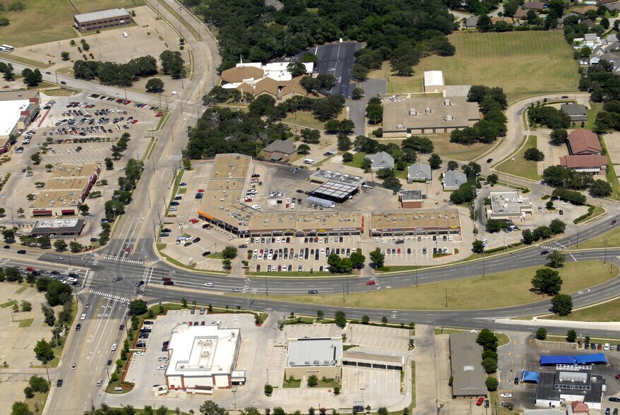 4201-4261 W Green Oaks Blvd, Arlington, TX for lease - Aerial - Image 3 of 3