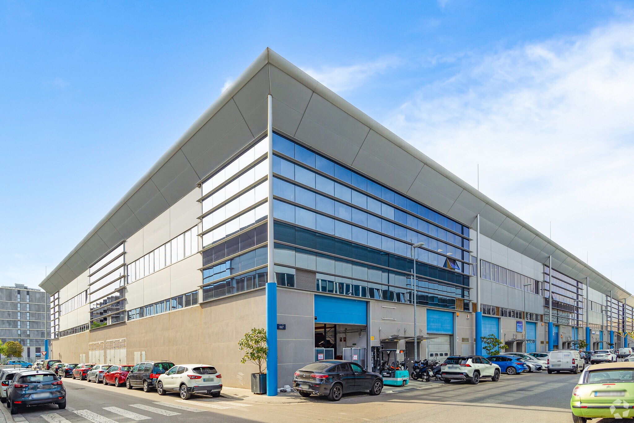 Industrial in Badalona, Barcelona for lease Primary Photo- Image 1 of 3