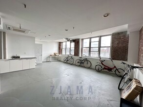 18-24 Bridge St, Brooklyn, NY for lease Building Photo- Image 2 of 6