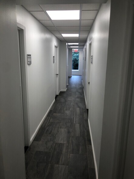 333 Glen Head Rd, Old Brookville, NY for lease - Interior Photo - Image 3 of 16