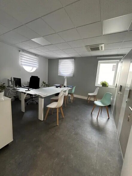 Office in Bruges for lease - Interior Photo - Image 1 of 6