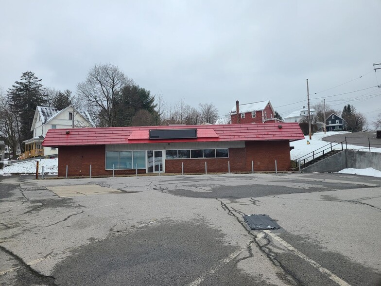 700 S Brady St, Dubois, PA à vendre - Photo principale - Image 1 de 1