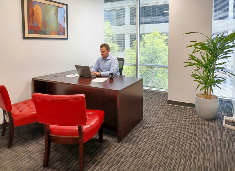 21031 Ventura Blvd, Woodland Hills, CA for lease - Interior Photo - Image 3 of 11