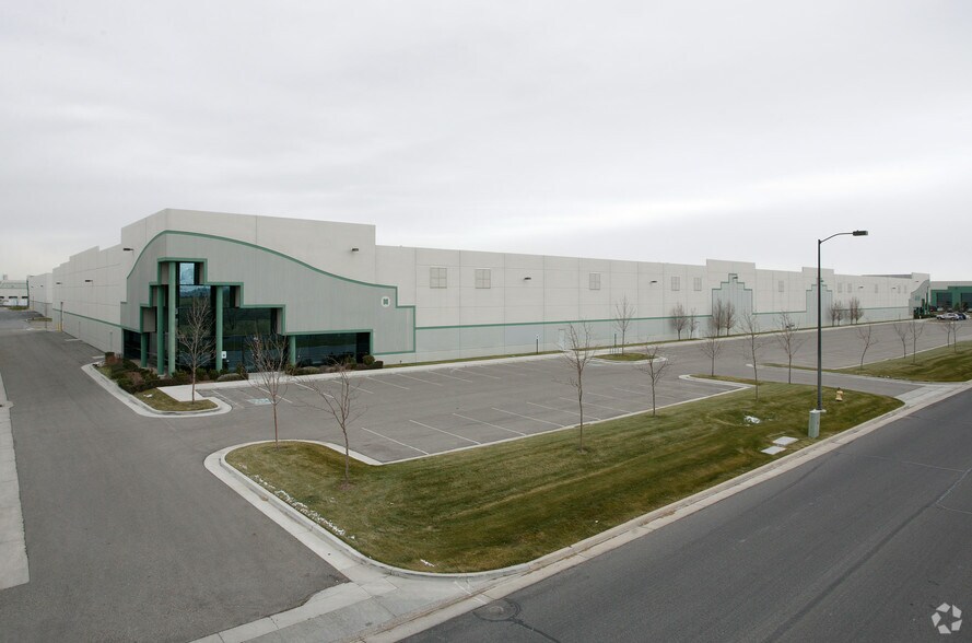 1633-1717 S 4800 W, Salt Lake City, UT for lease - Building Photo - Image 3 of 9