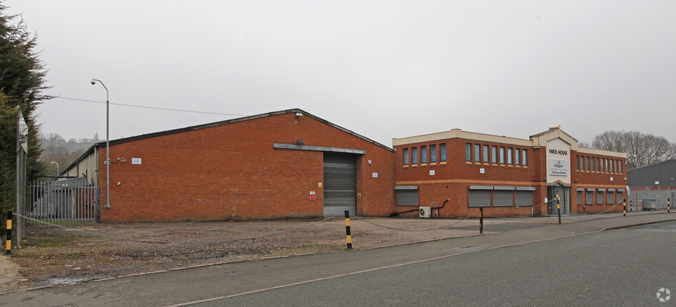 Shelah Rd, Halesowen à louer - Photo du bâtiment - Image 2 de 2