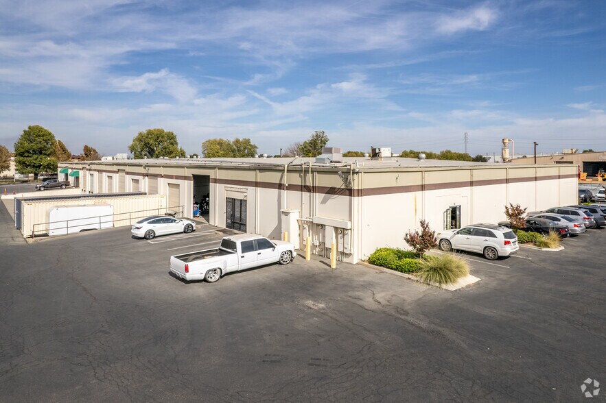1542 Tanforan Ave, Woodland, CA à louer - Photo du bâtiment - Image 2 de 4