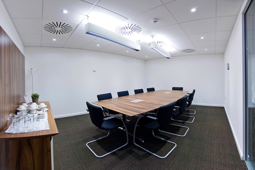 Windsor Rd, Beaconsfield à louer - Photo intérieure - Image 2 de 12