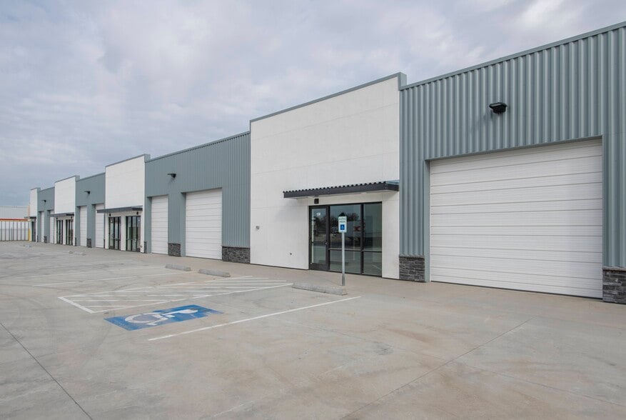 2211 N. Elder St., Nampa, ID for lease - Primary Photo - Image 1 of 6