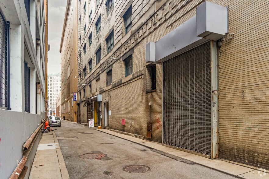 120 Cecil Pl, Pittsburgh, PA à vendre - Photo du bâtiment - Image 3 de 5