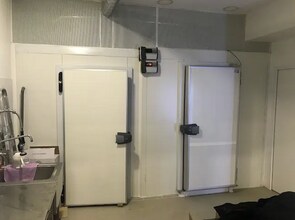 97 Rue Louis Rouquier, Levallois-Perret for lease Interior Photo- Image 2 of 7