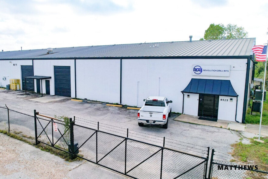 8525 W Monroe Rd, Houston, TX for sale - Building Photo - Image 1 of 7