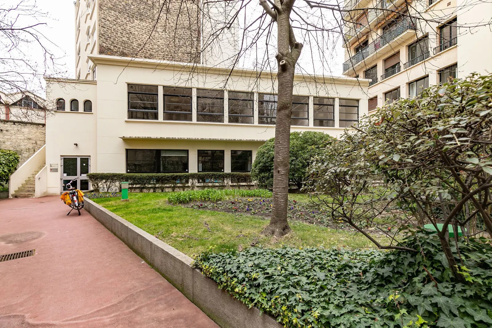 Rue Eugène Flachat, Paris for sale Building Photo- Image 1 of 7