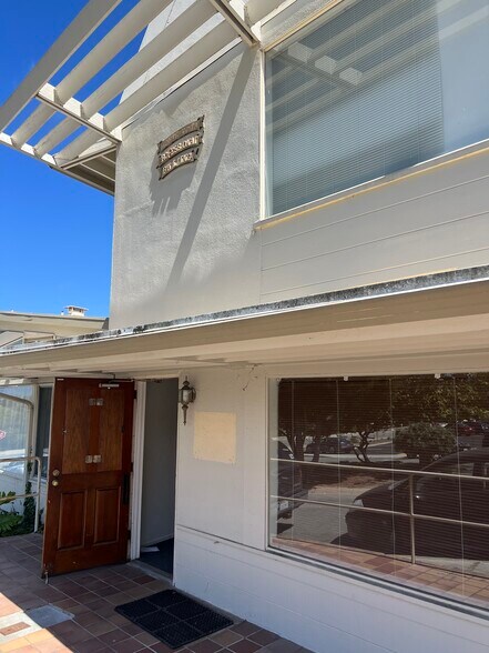 31 Soledad Dr, Monterey, CA à louer - Photo du bâtiment - Image 2 de 13