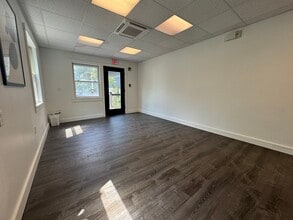 56 Elm St, Camden, ME for lease Interior Photo- Image 2 of 15