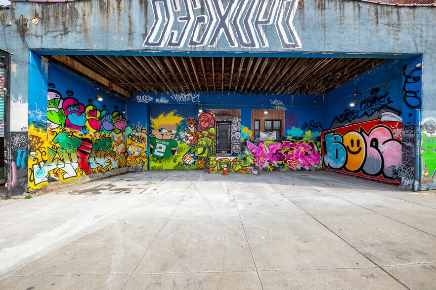 344 Maujer St, Brooklyn, NY for lease - Building Photo - Image 2 of 3