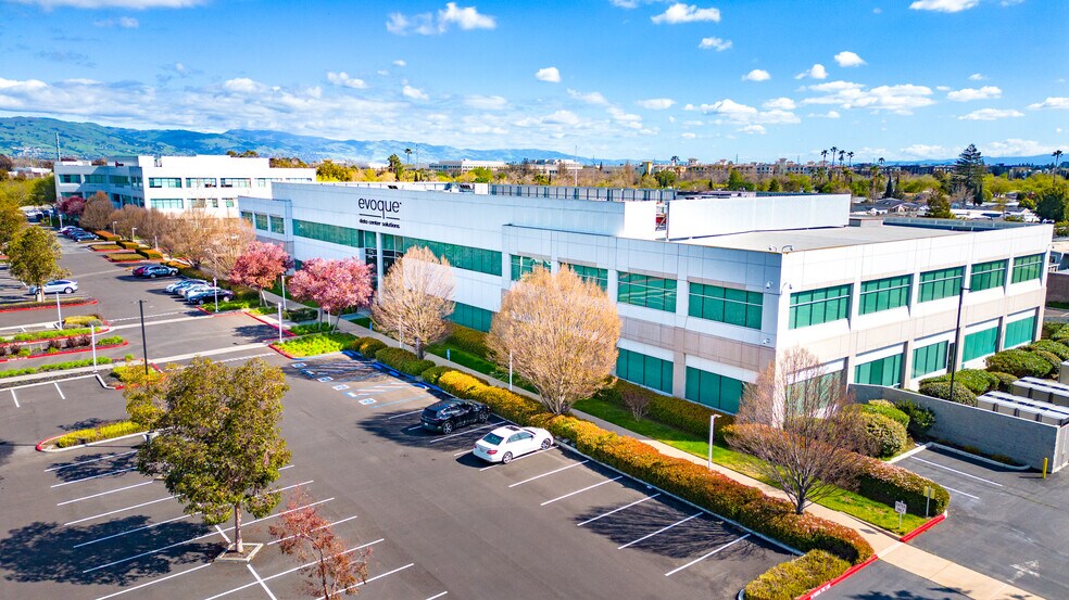 400 Holger Way, San Jose, CA à louer - Photo du bâtiment - Image 2 de 11
