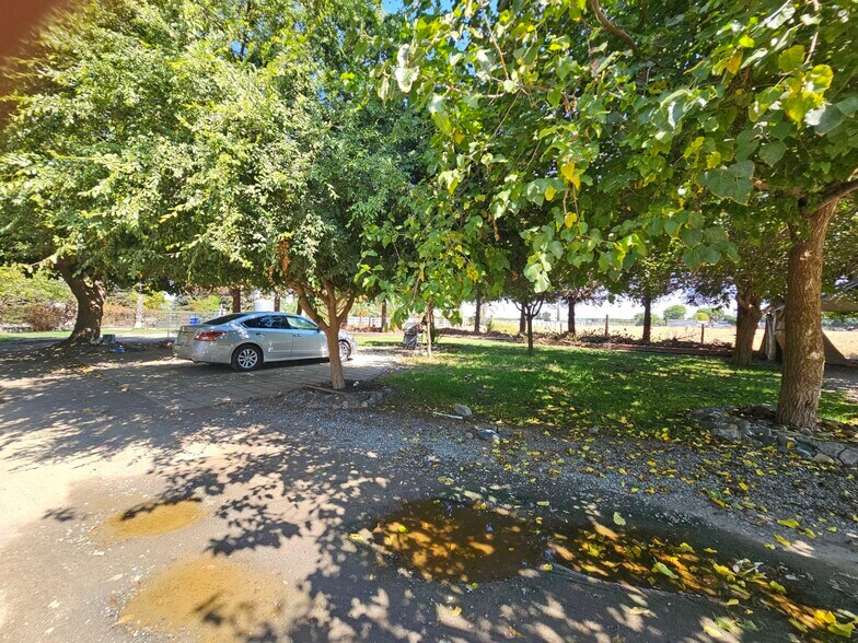 14398 Avenue 88, Pixley, CA à vendre - Photo du bâtiment - Image 3 de 37