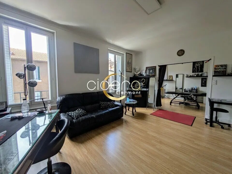 Office in Clermont-Ferrand for lease Interior Photo- Image 1 of 10