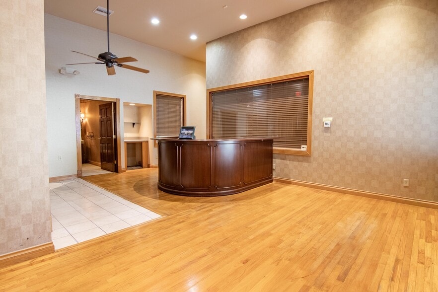 757 Arlington Ave N, Saint Petersburg, FL for lease - Building Photo - Image 3 of 36