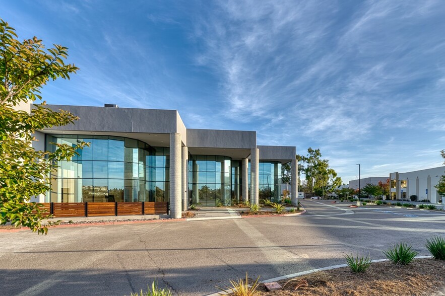 6680 Cobra Way, San Diego, CA for lease - Building Photo - Image 2 of 9