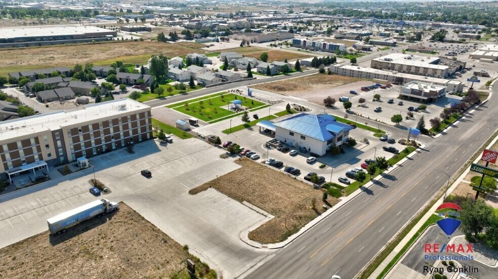 1116 E Boxelder Rd, Gillette, WY à vendre - Photo du bâtiment - Image 3 de 23