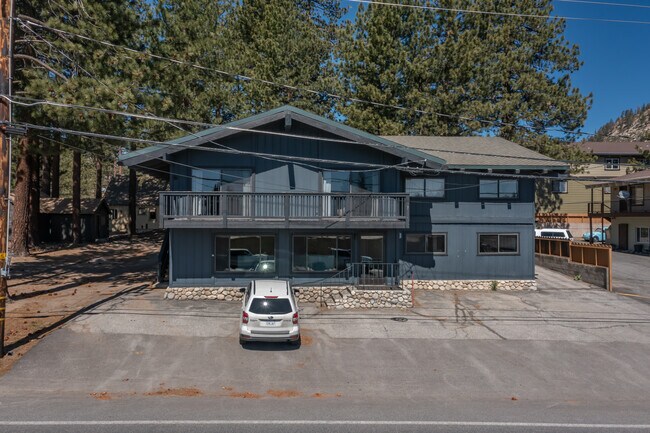 Plus de détails pour 38 Laurel Mountain Rd, Mammoth Lakes, CA - Commerce de détail à vendre