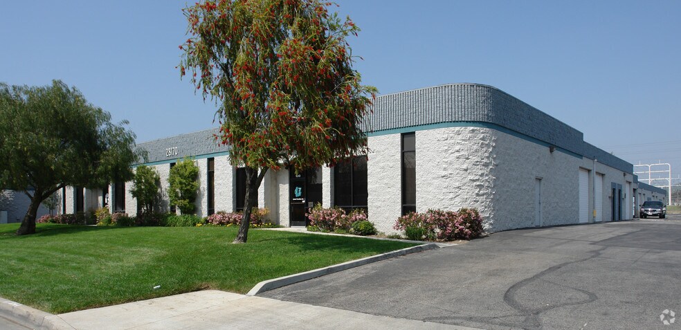 28170 Avenue Crocker, Valencia, CA à louer - Photo du bâtiment - Image 2 de 7