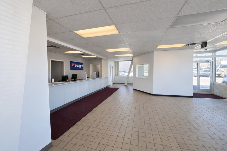 702 Philadelphia Pike, Wilmington, DE for lease - Interior Photo - Image 2 of 8