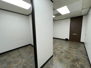 1035 Dairy Ashford Rd, Houston, TX for lease Interior Photo- Image 2 of 4