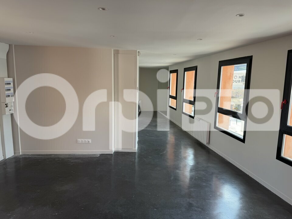 Office in Le Havre for lease Interior Photo- Image 1 of 10