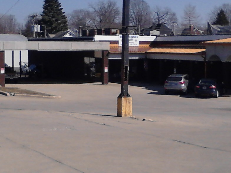 200 W Gallatin St, Vandalia, IL à vendre - Photo du bâtiment - Image 2 de 4