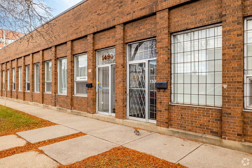 1450-1530 Rue Mazurette, Montréal, QC à louer - Photo du bâtiment - Image 2 de 4