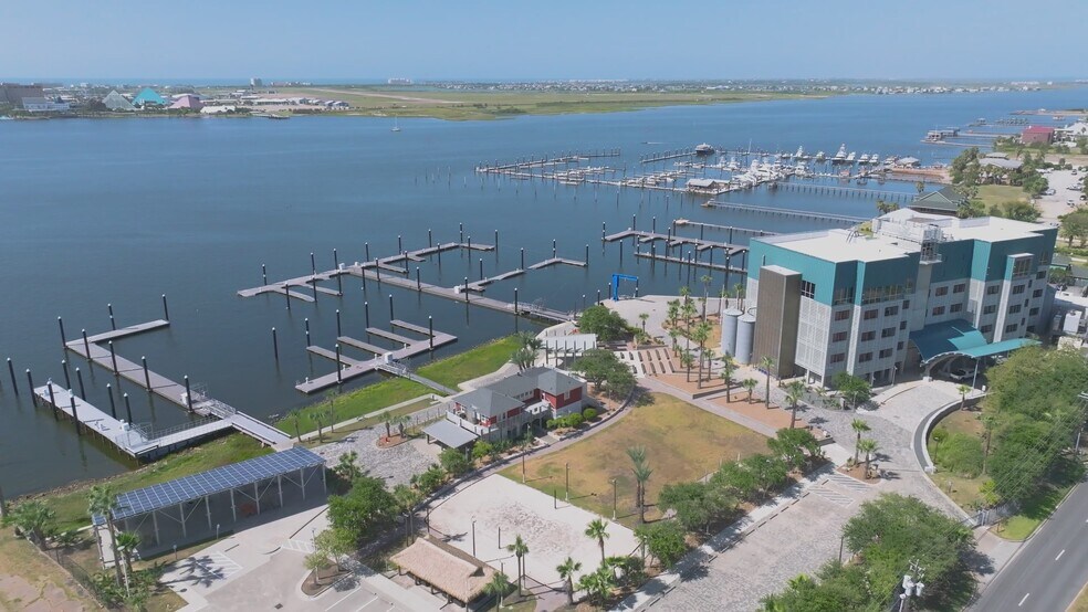 7509 Broadway St, Galveston, TX à vendre - Vidéo sur l’inscription commerciale - Image 2 de 60