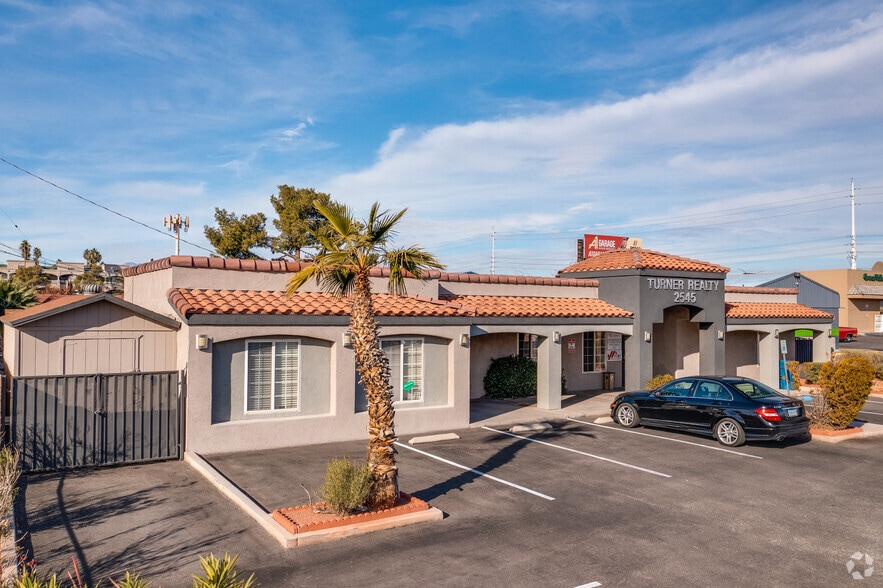 2545 S Torrey Pines Dr, Las Vegas, NV for sale - Primary Photo - Image 1 of 33